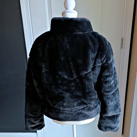 NEW! BLACK FAUX FUR OVER SIZED BOMBER COAT OH MY - Picture 4 of 5